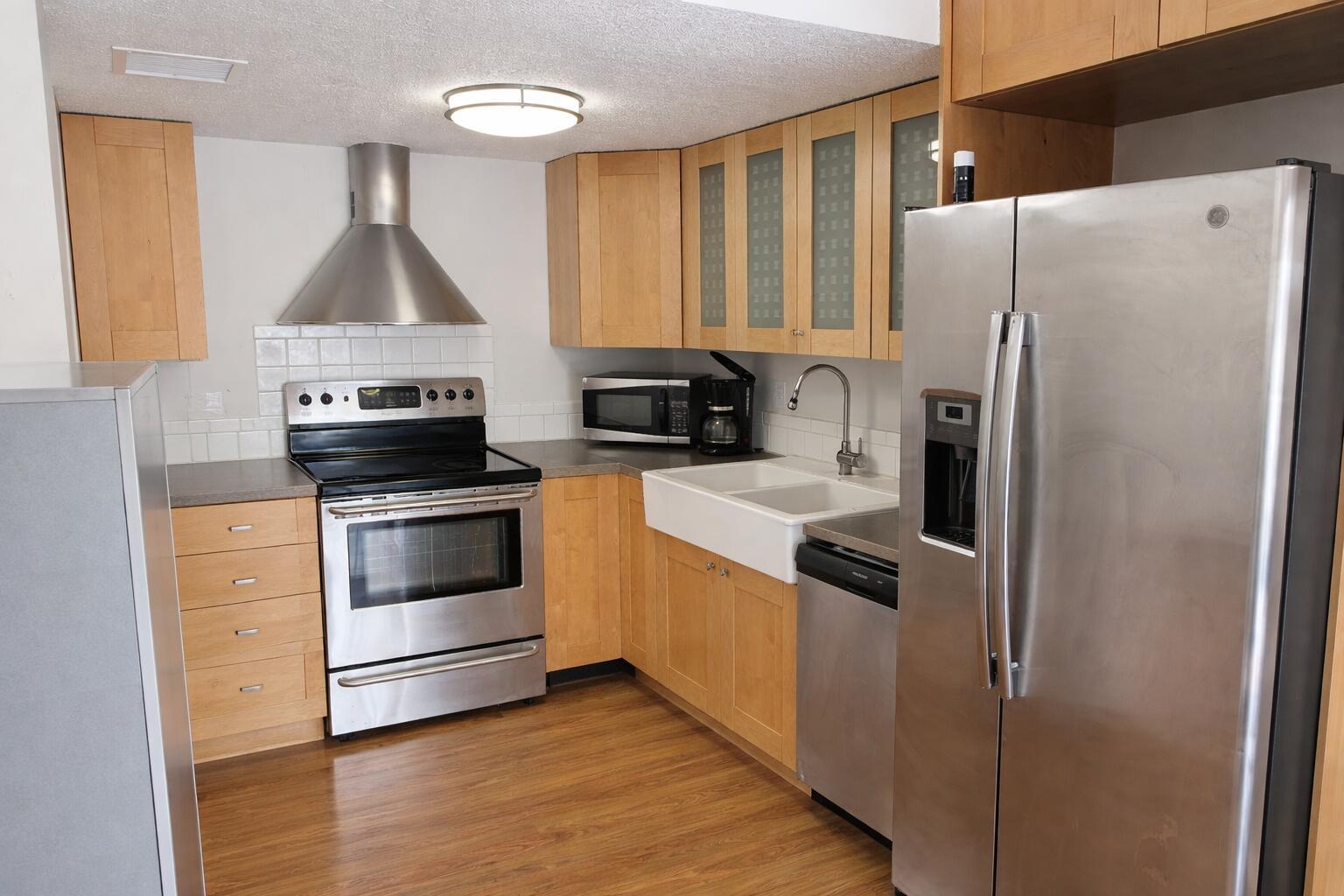 Image 4: kitchen3