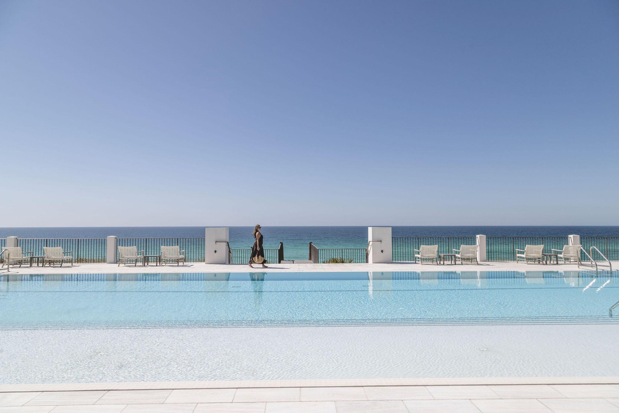 Image 4: Image #4 | Beachfront resort-style pool