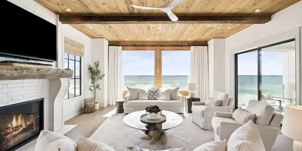 Image 2: Image #2 | Beachfront living room with