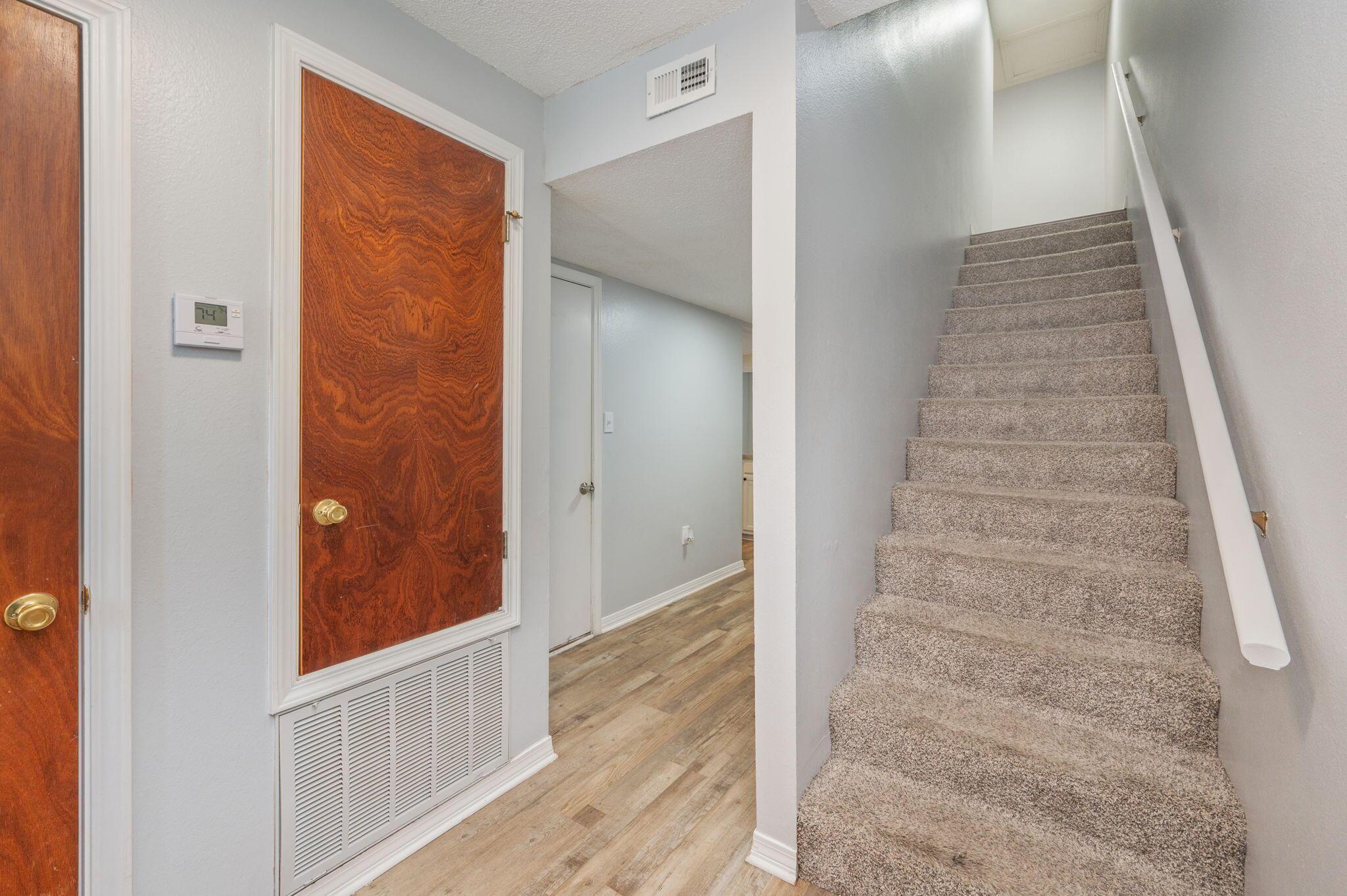 Image 4: 7-web-or-mls-1815-whispering-oaks-ln
