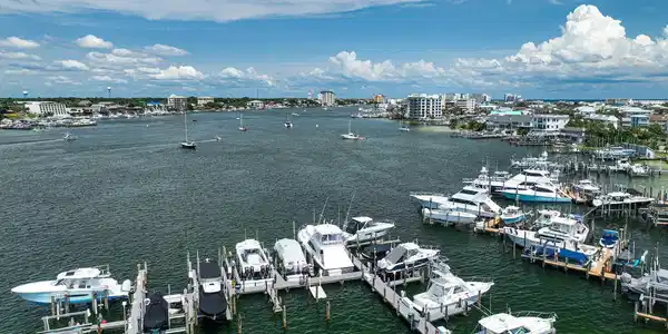 Image 3: Marina