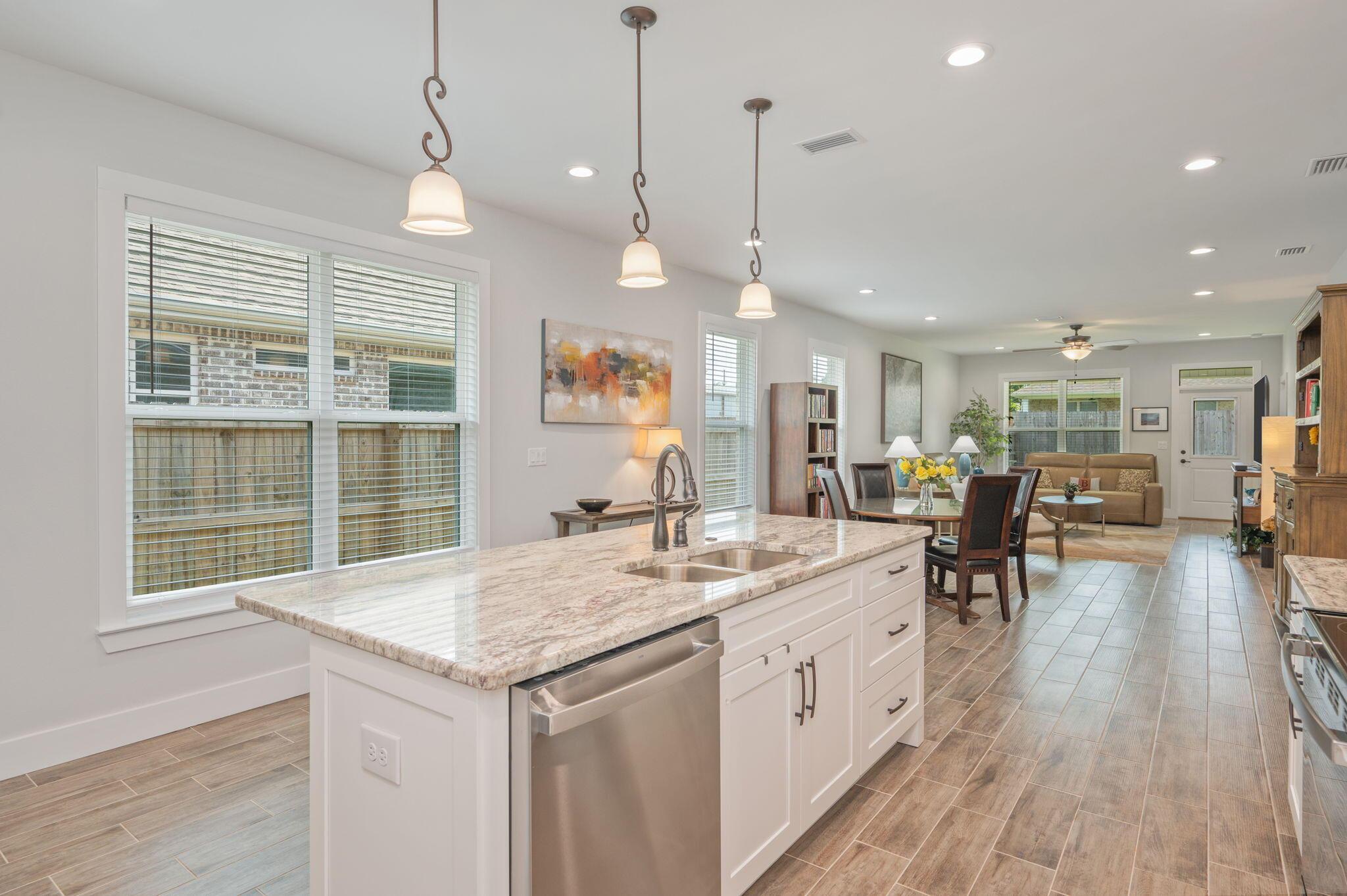 Image 3: 17-web-or-mls-936-harrelson-dr