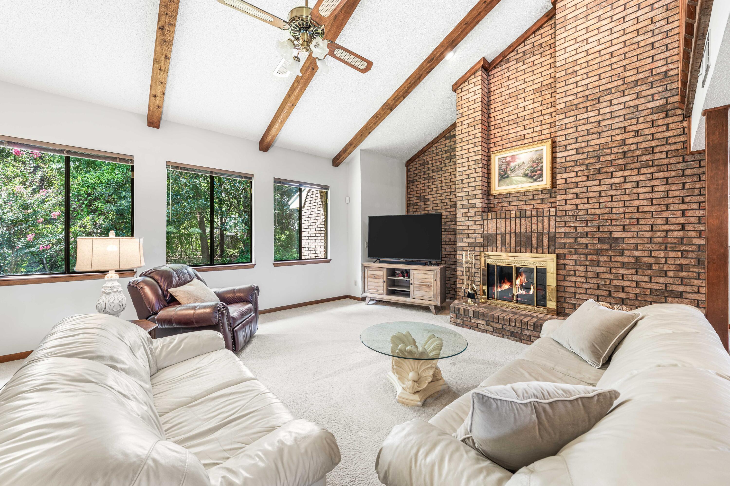 Image 3: 808 Turnberry-1