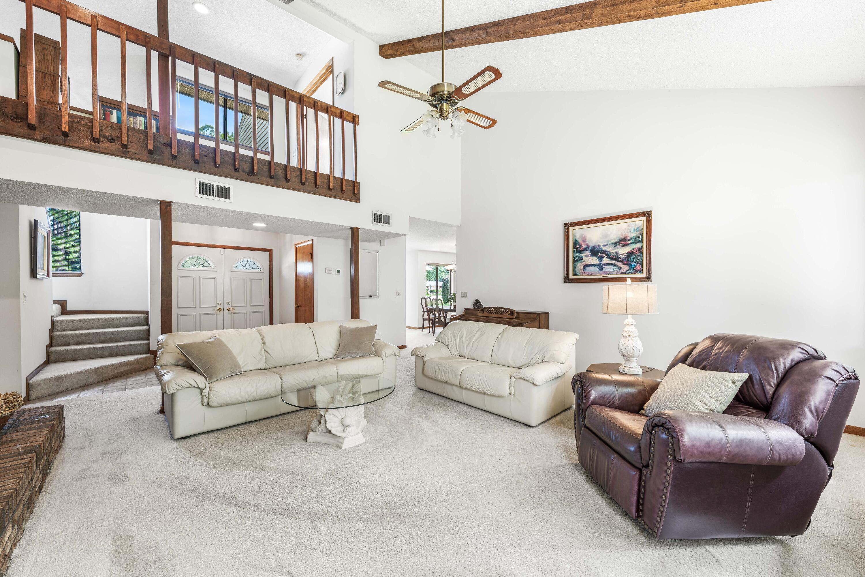 Image 4: 808 Turnberry-3