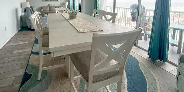 Image 2: Islander 706 dining