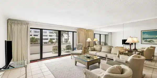 Image 3: Array_520GulfShoreDr317-30