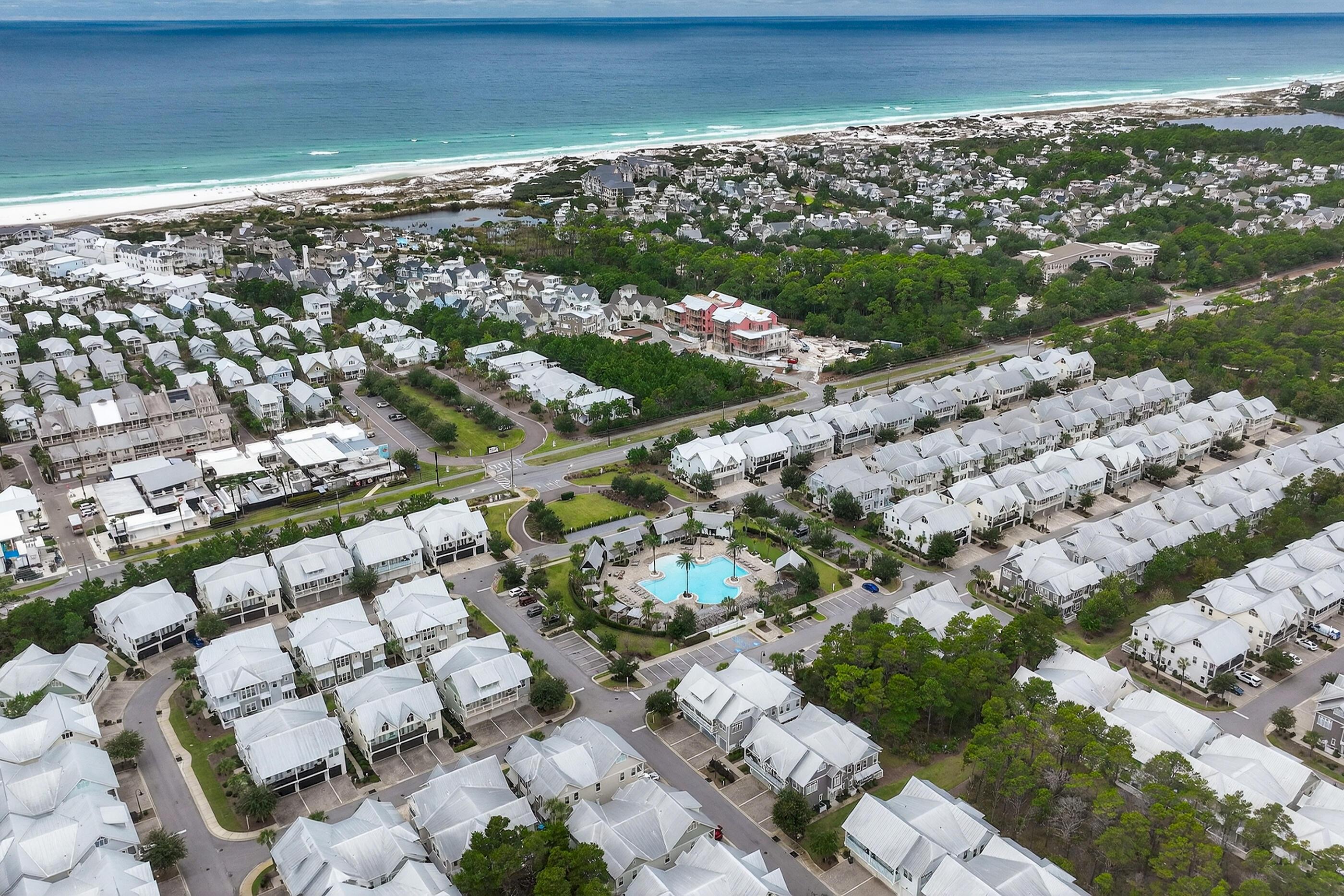 Image 2: 25 E Pine Lands Loop A