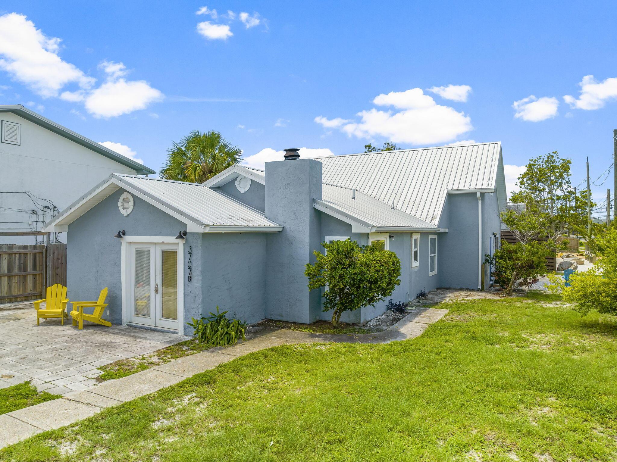 Image 2: Make this duplex yours today!