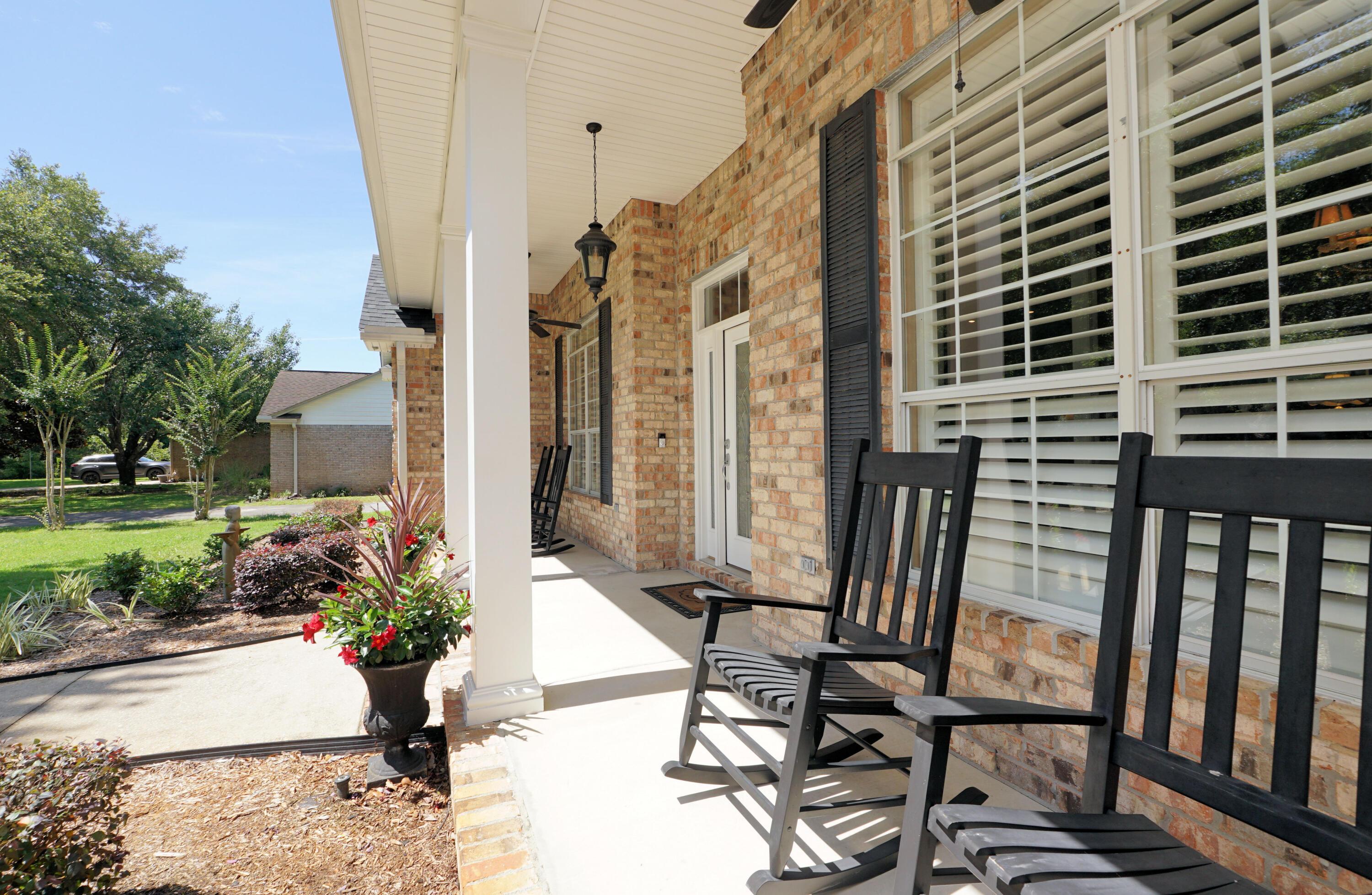 Image 4: 117BahiaVistaBackFrt99Porch6