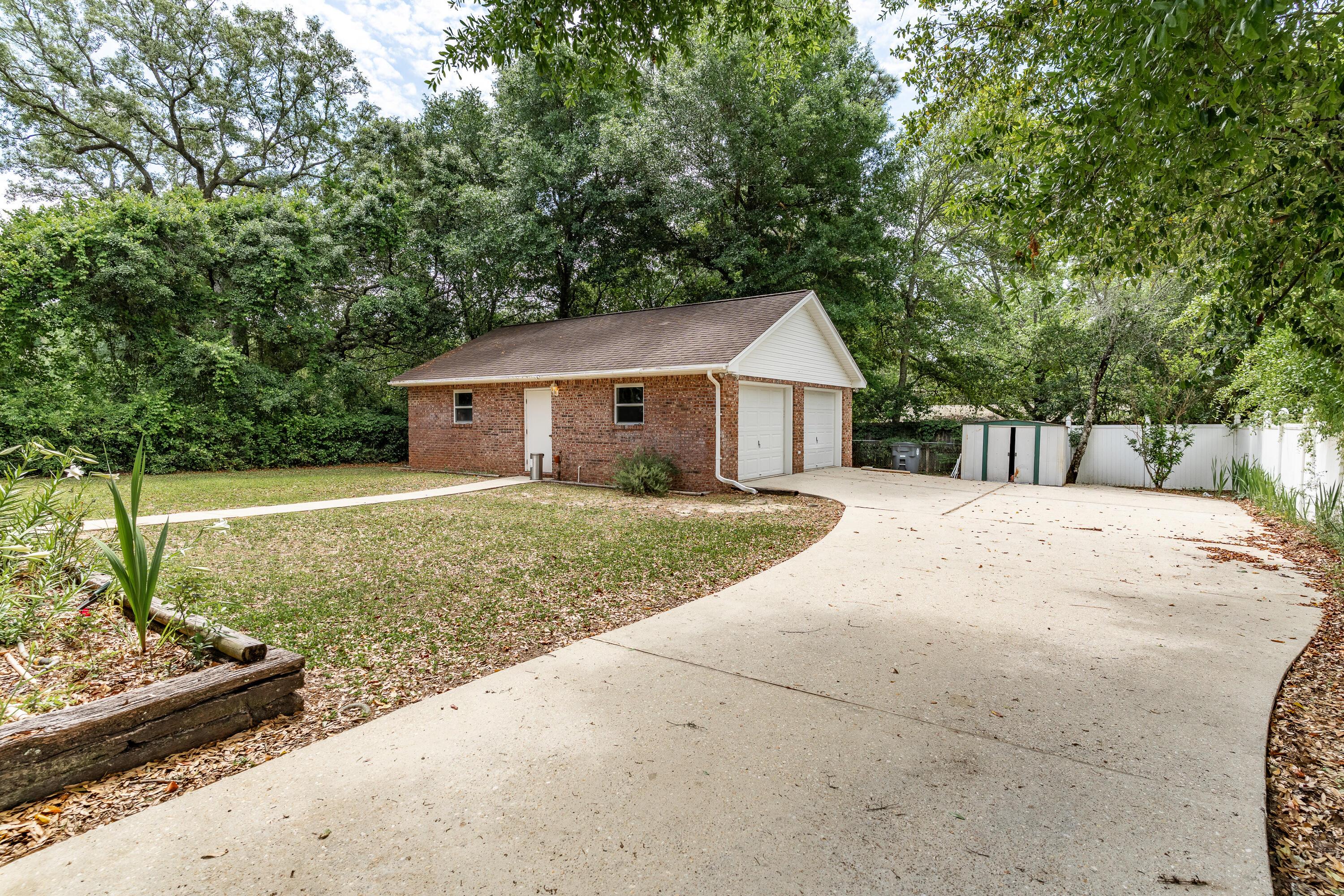Image 4: 367 okaloosa ave -8