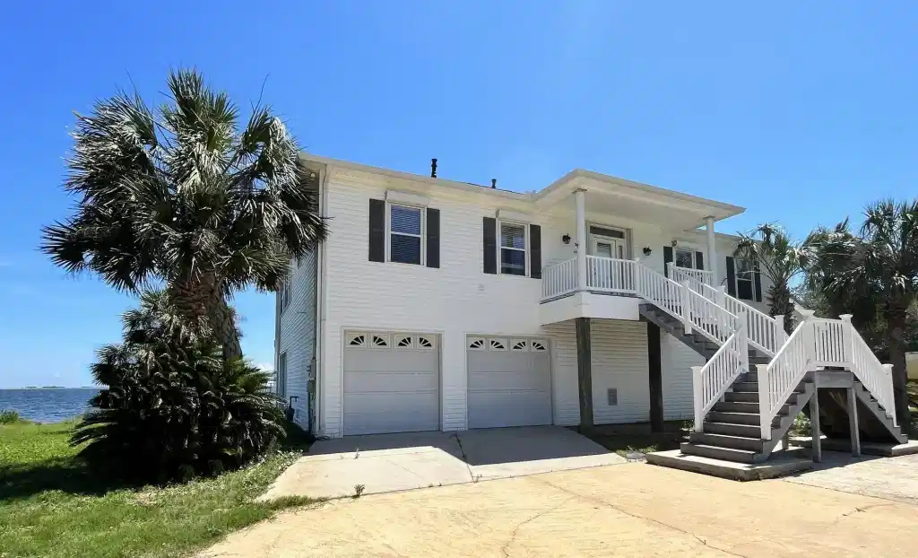 Image 1: Exterior
