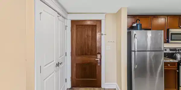 Image 2: Entry