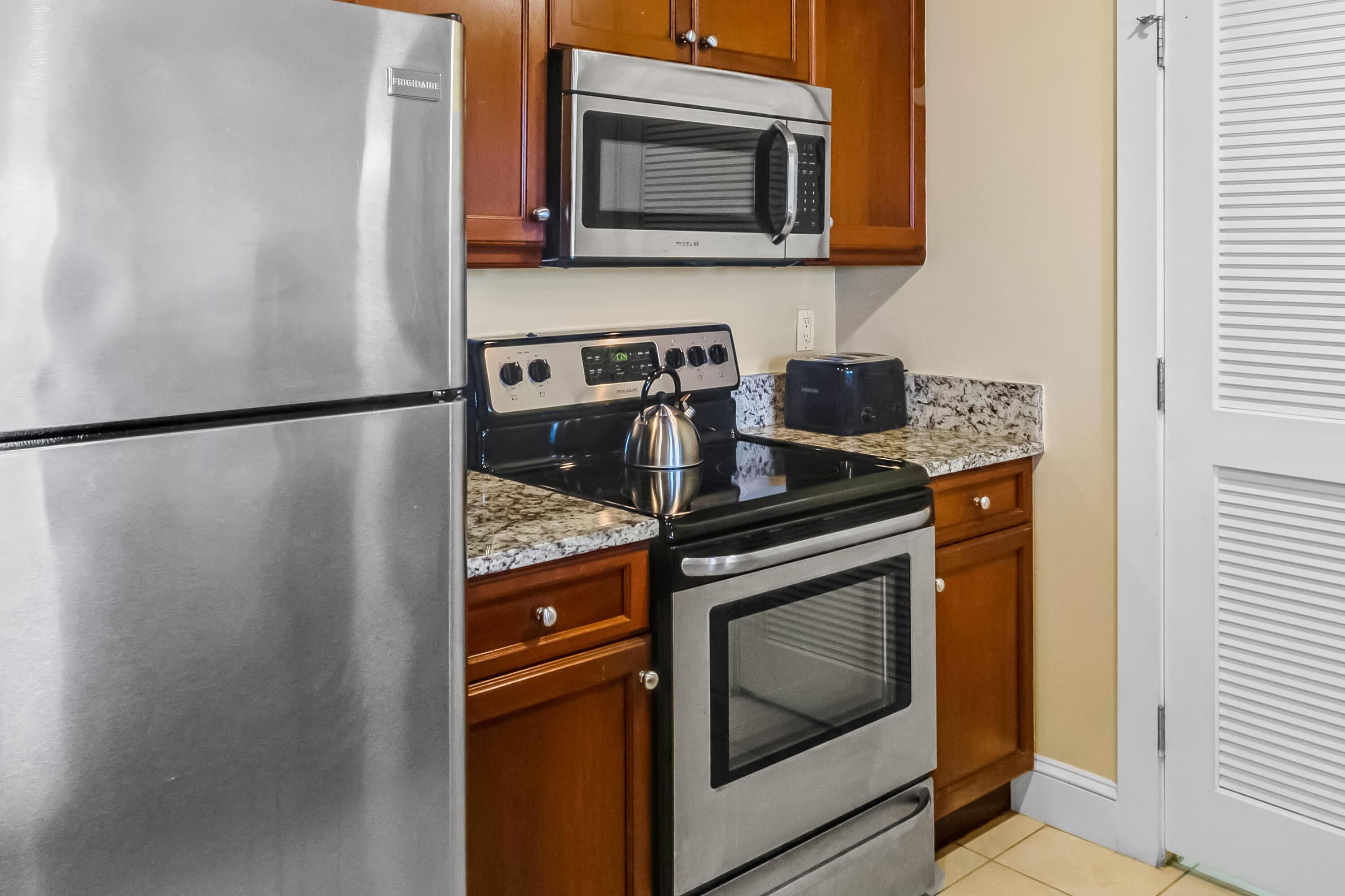 Image 4: Kitchen