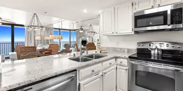 Image 4: One Seagrove Place 1304 reshoot Web Size