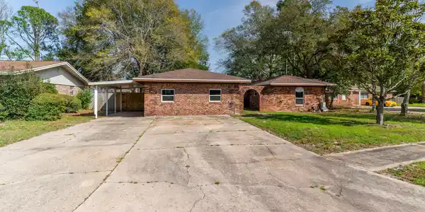 4 Regency Park Drive