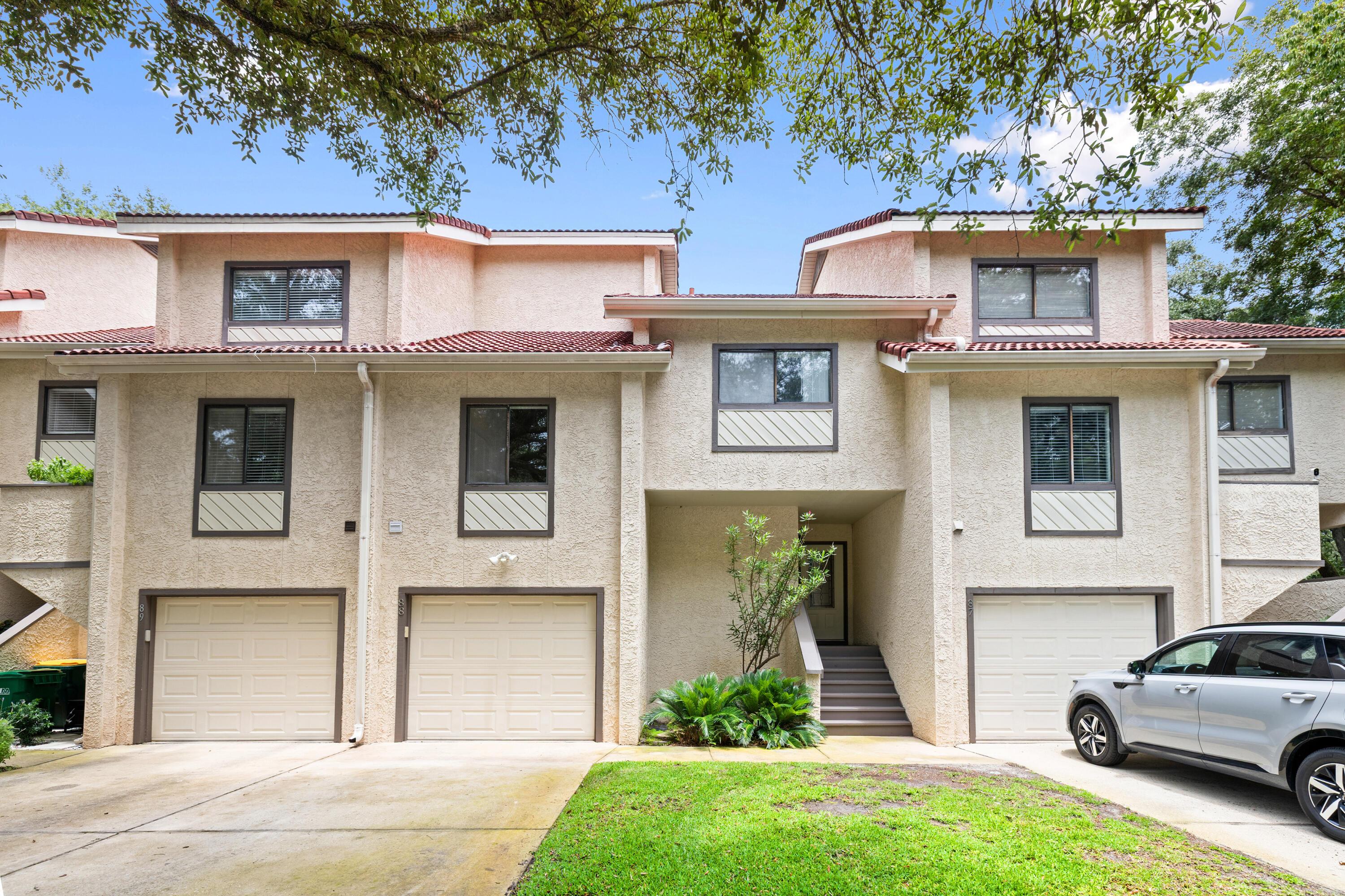 Image 2: 88MarinaCoveDrive-Niceville-FL-002