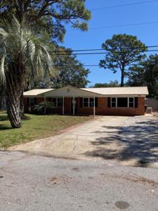 303 NW Linda Lane