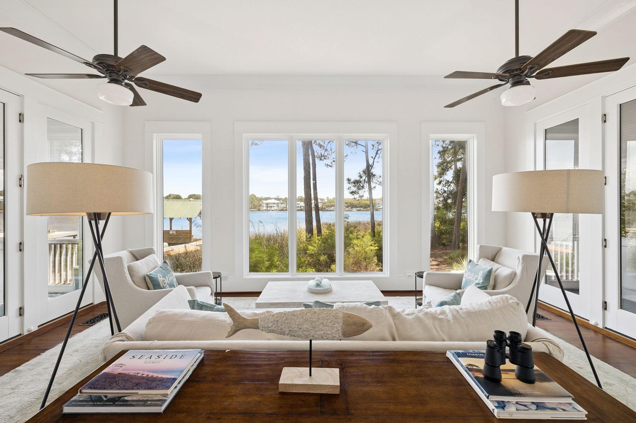Image 4: Living room