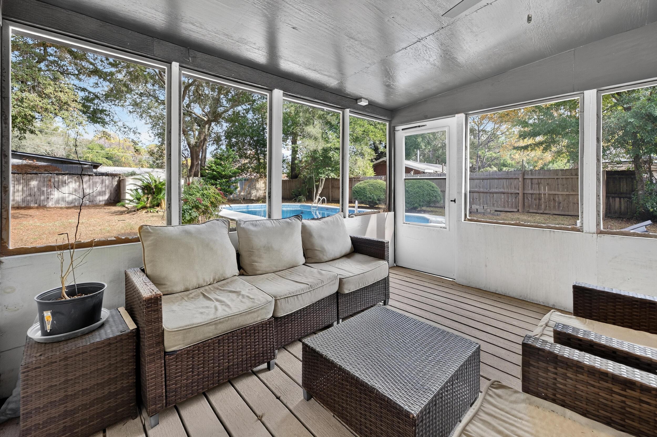 Image 3: 370 edge ave-niceville-43