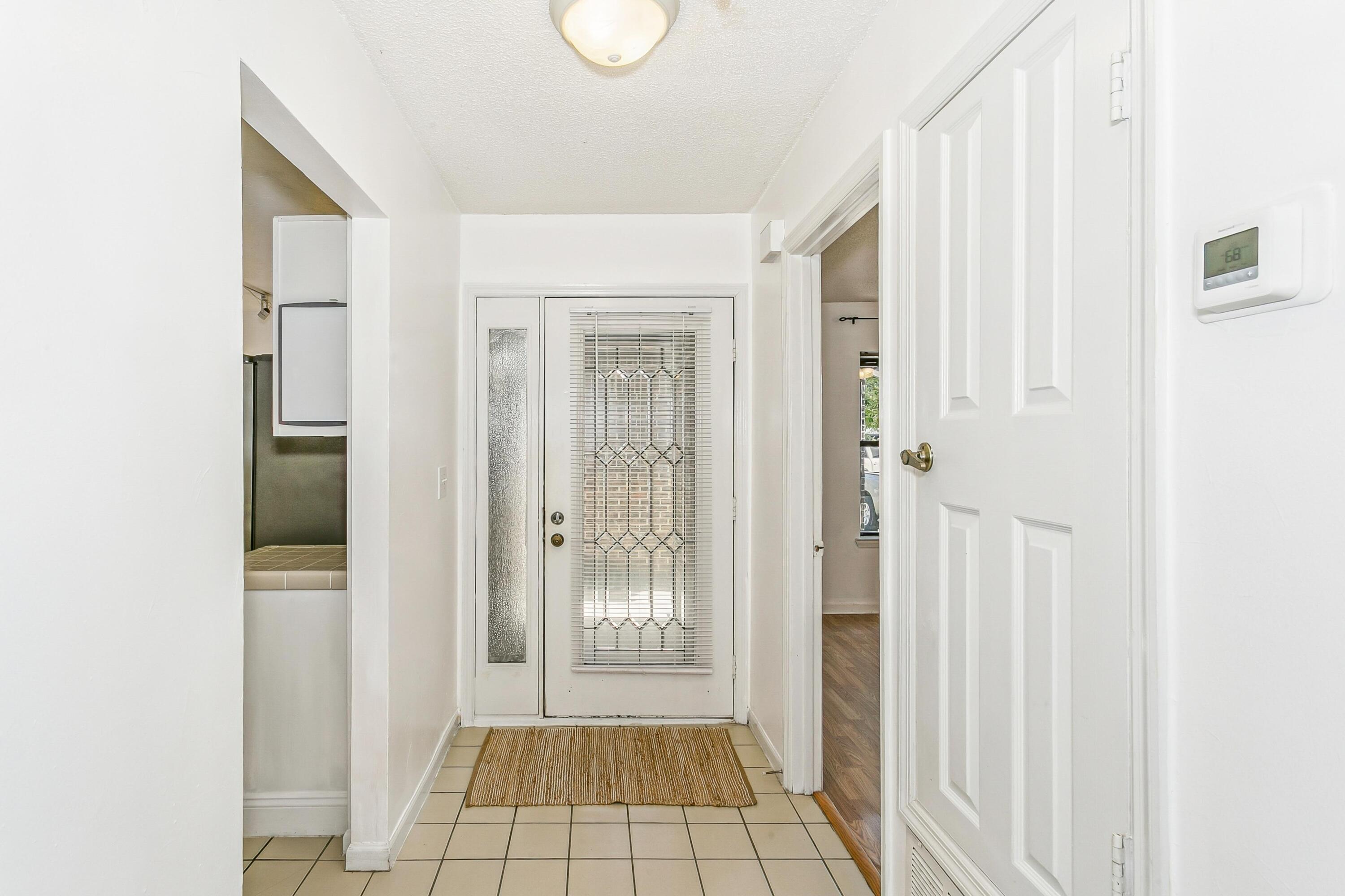 Image 4: 62_Hidden Foyer