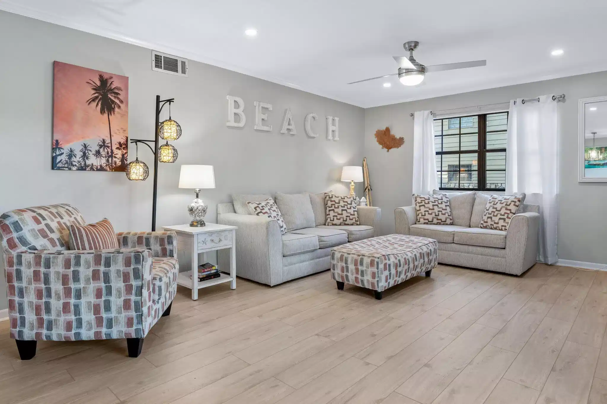 Image 1: Living Room