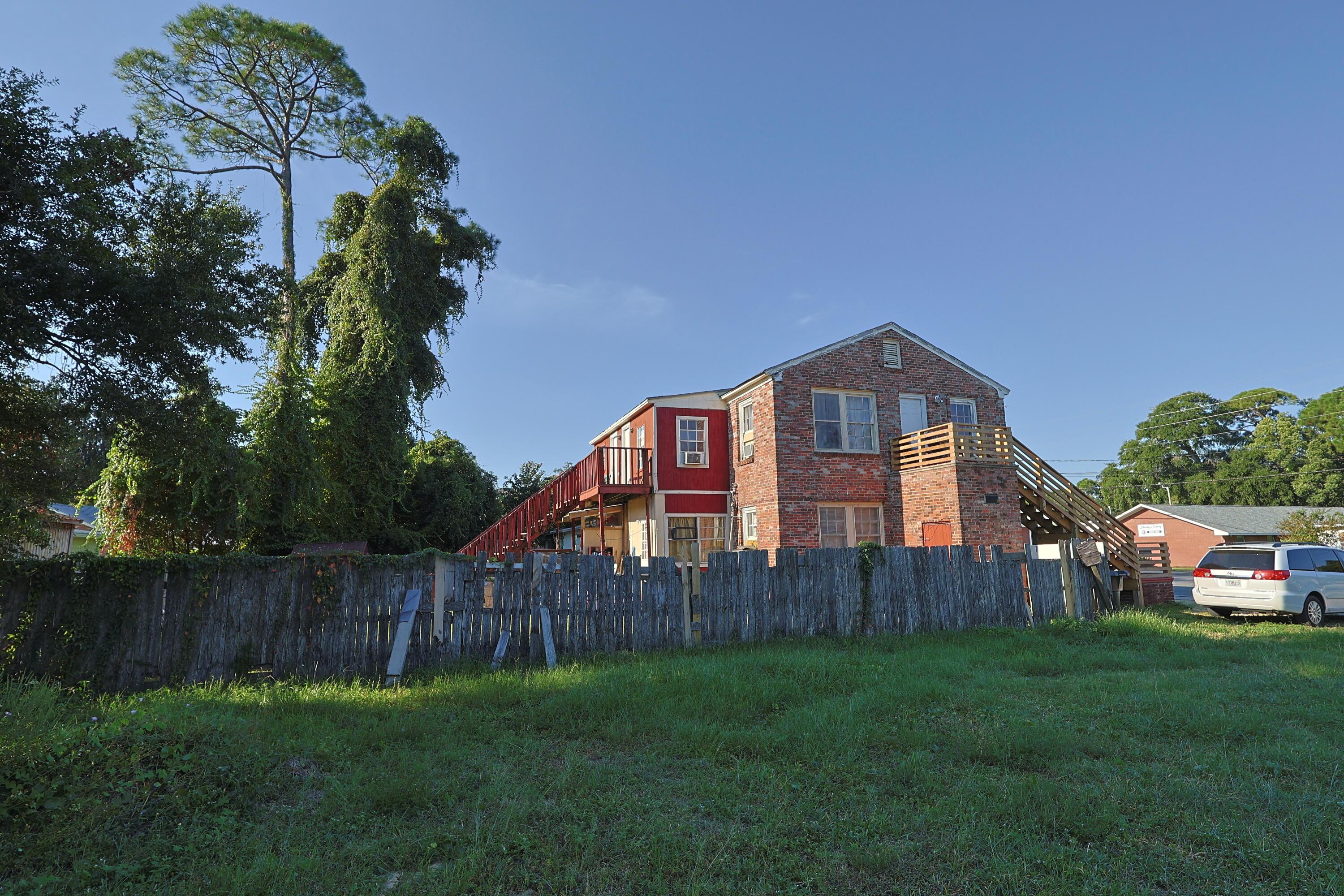 Image 4: Side View 1