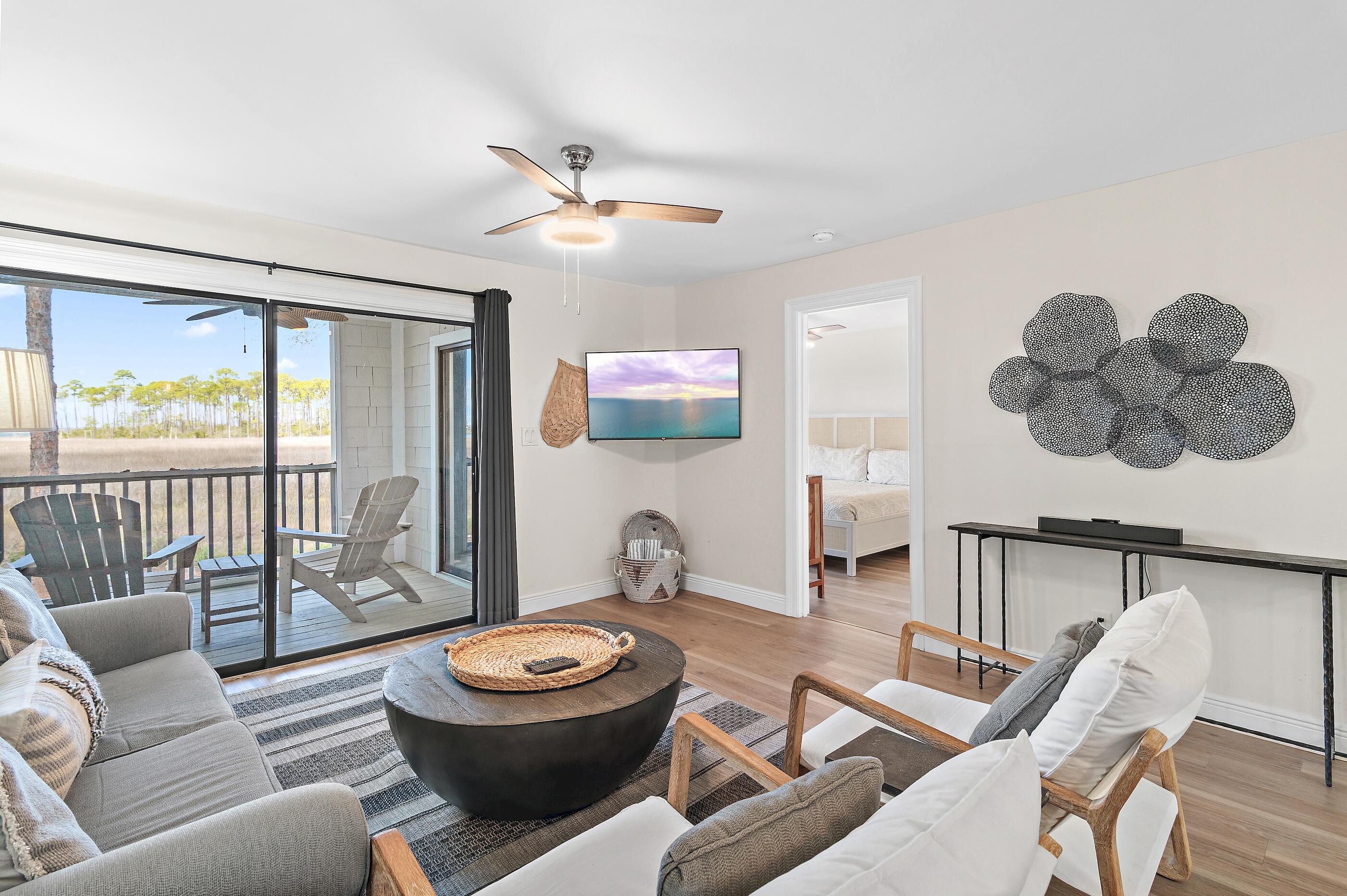 Image 3: Living Room 3