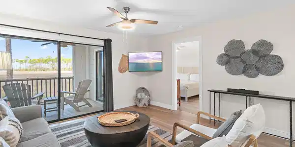 Image 3: Living Room 3