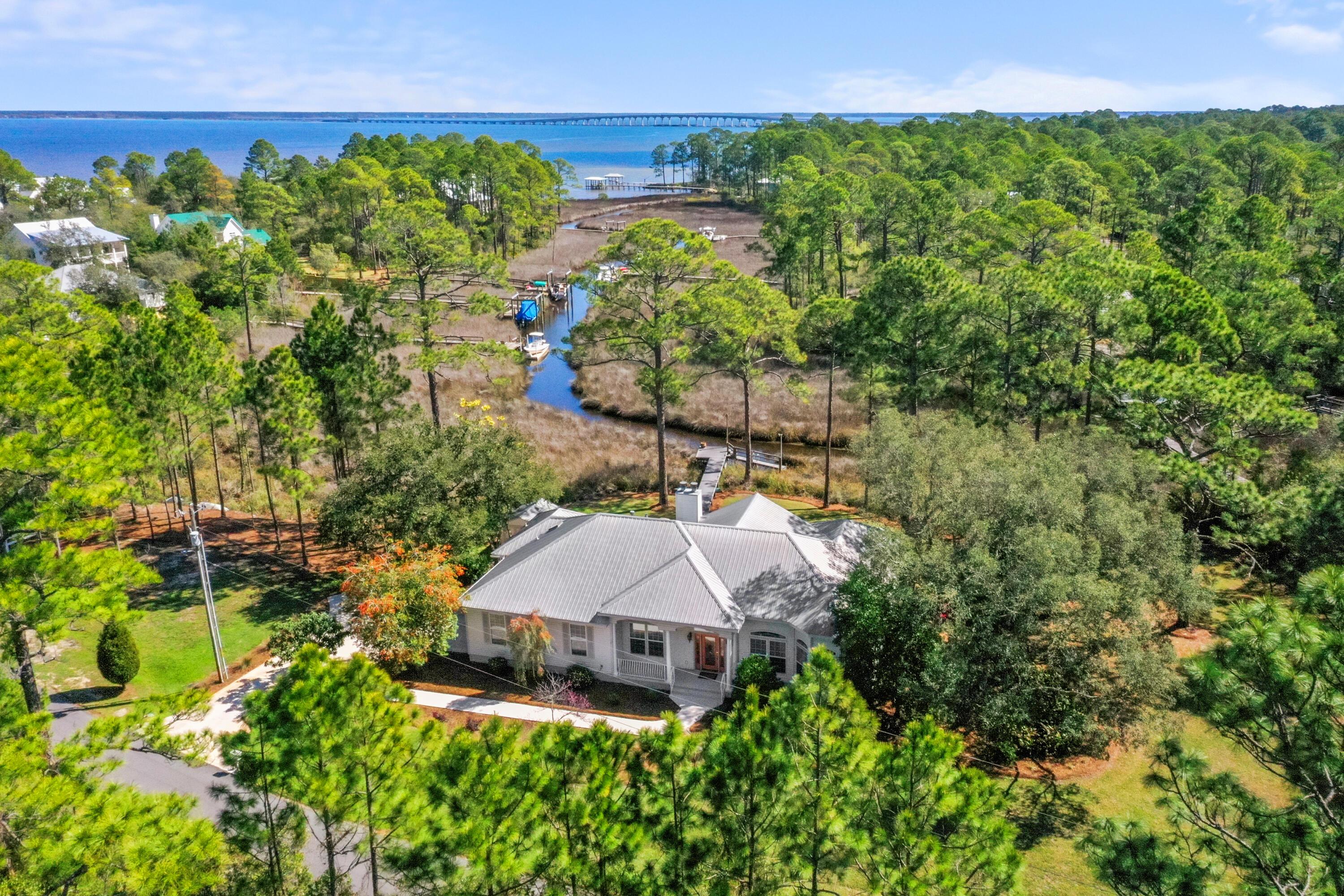 Image 2: 252PiscesDr-SantaRosaBeach-FL-089