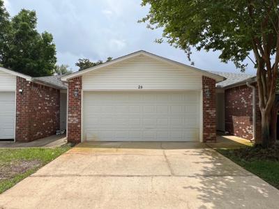 28 E Ln Drive