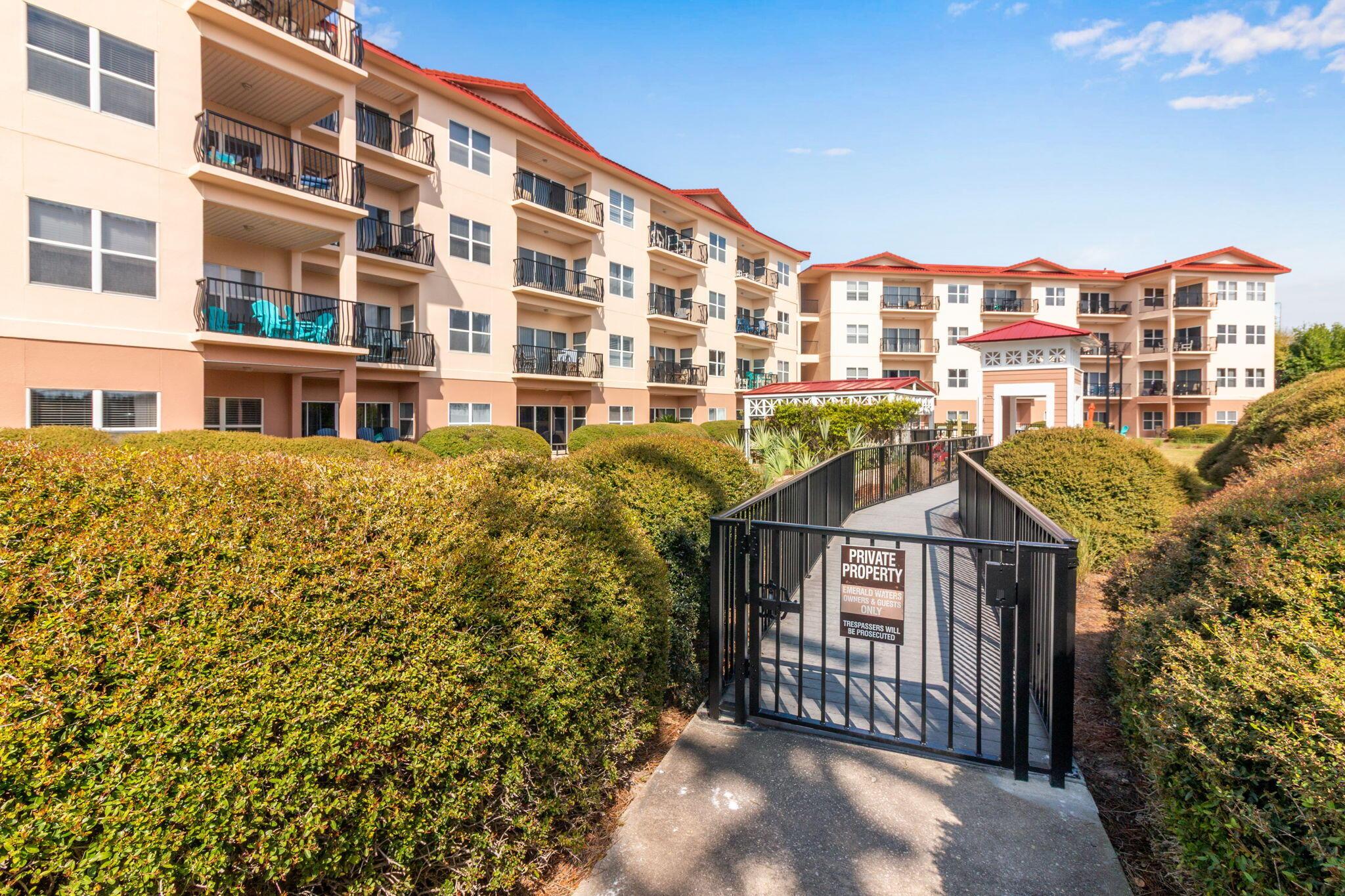 Image 3: 1-web-or-mls-1952-scenic-gulf-dr-unit-30