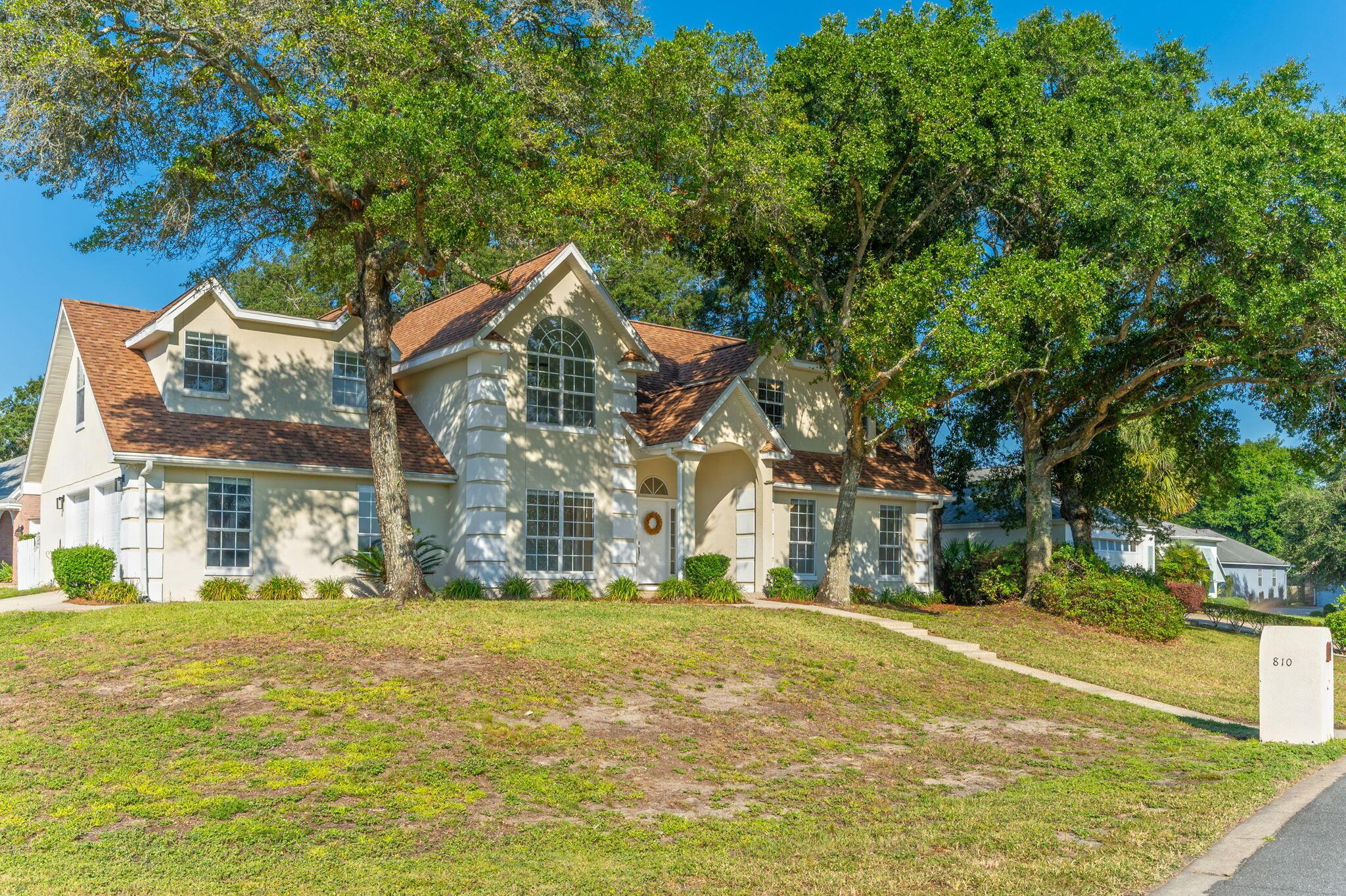 Image 3: 3-web-or-mls-810-boulevard-of-the-champi