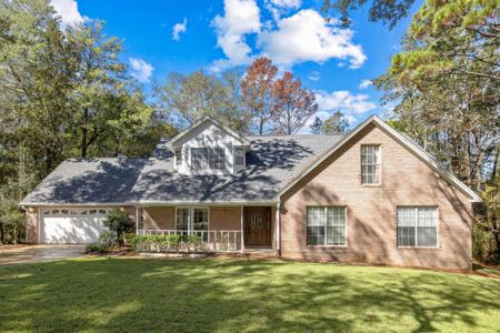 305 W Windward Cove