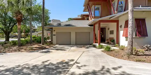 8582 Magnolia Bay Lane