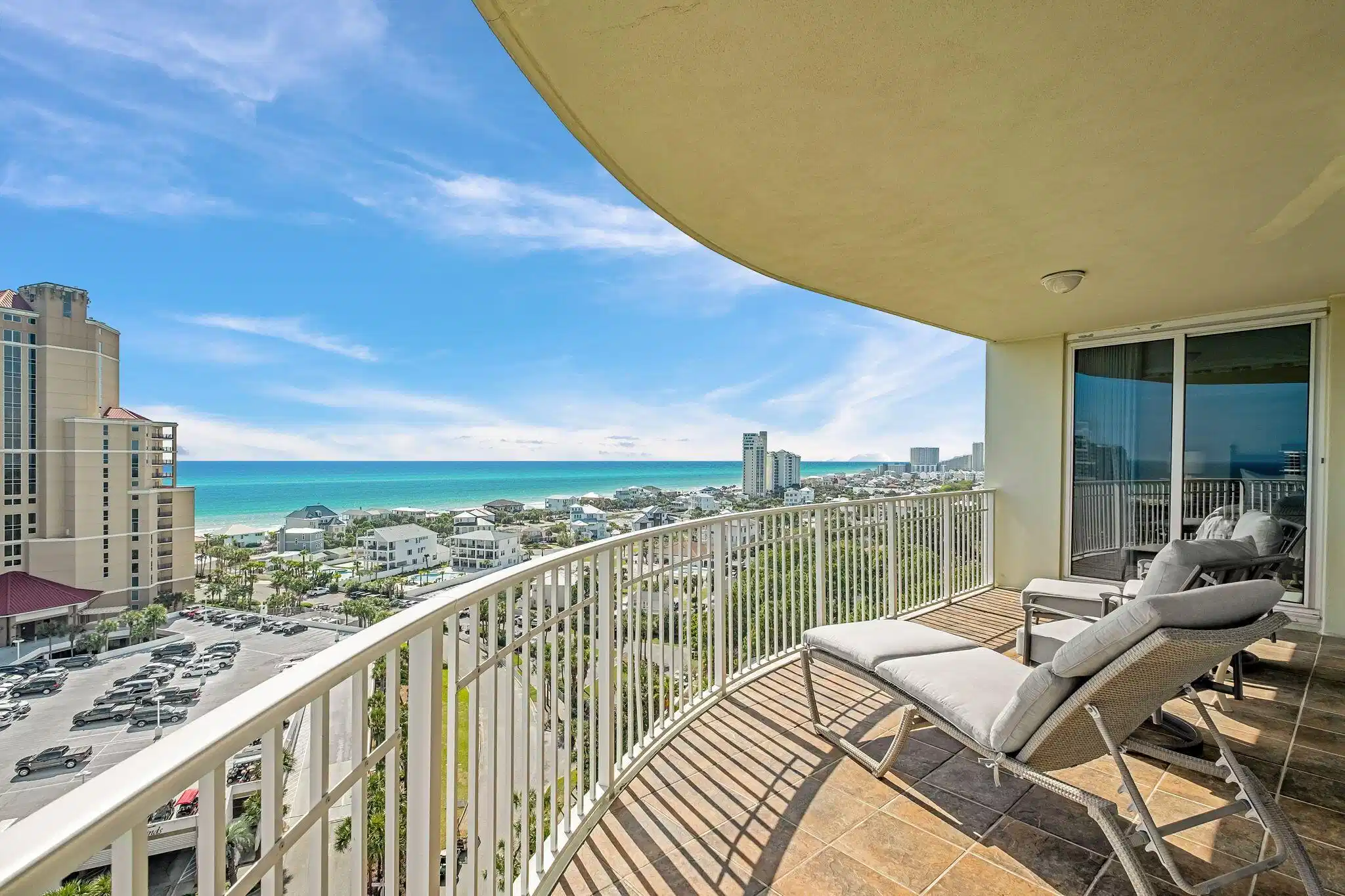 Image 1: 3-web-or-mls-dune-lake-studio-38