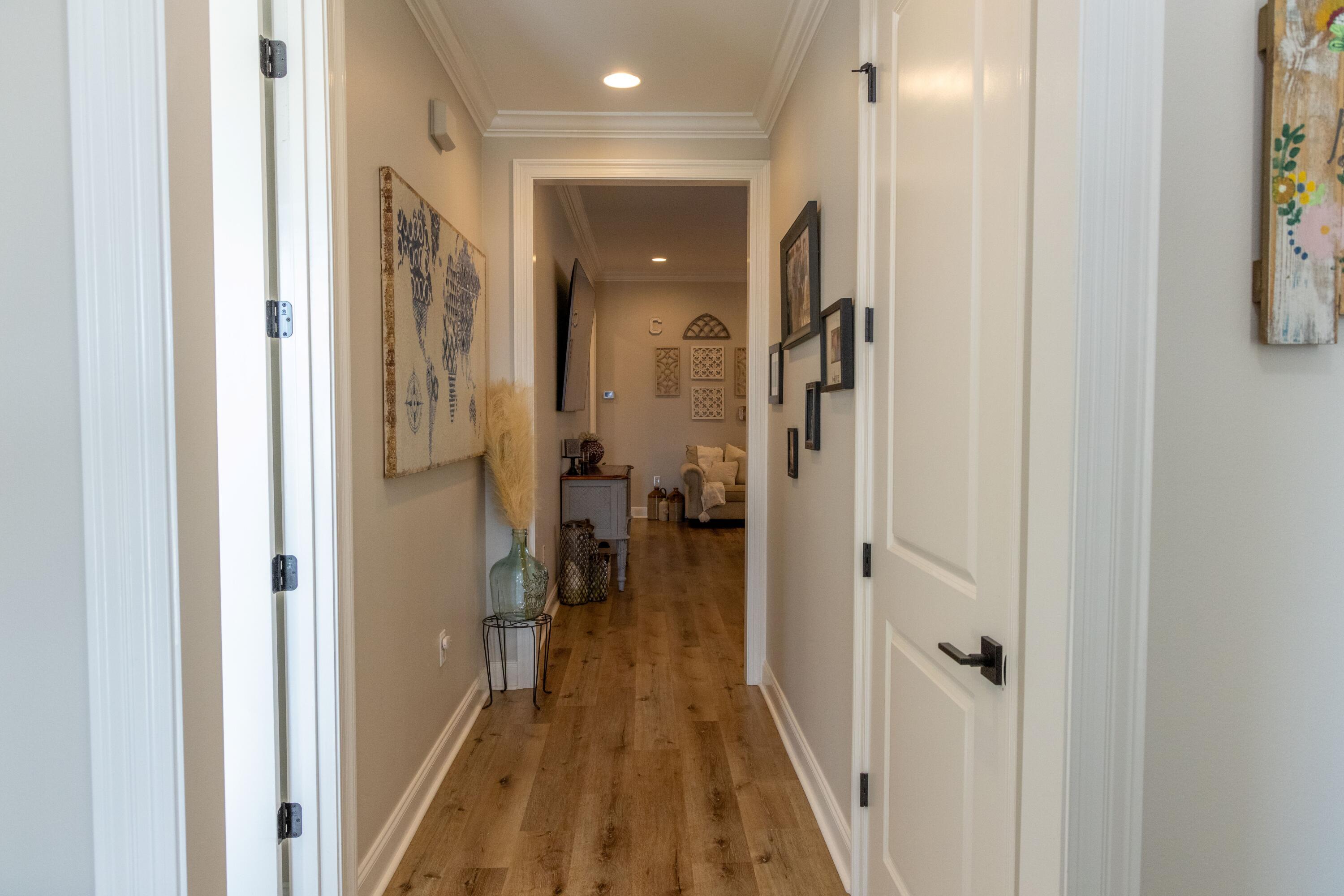 Image 3: Entry