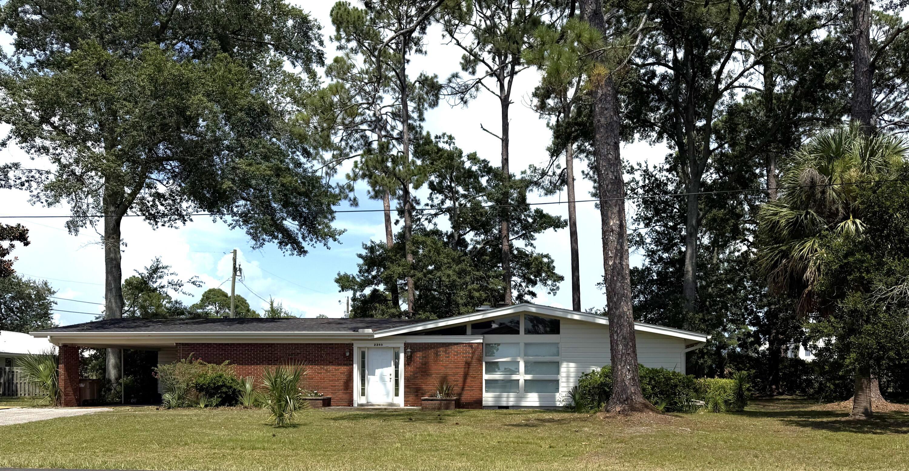 Image 1: Main Photo