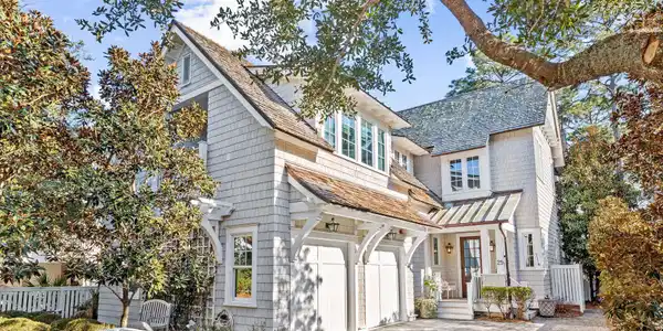 29 W Yacht Pond Lane