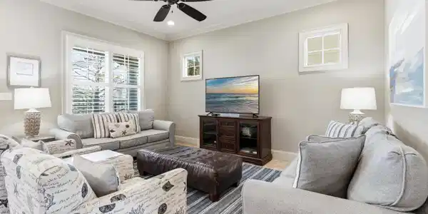 Image 3: living