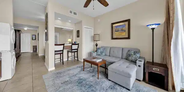 Image 3: Living Room