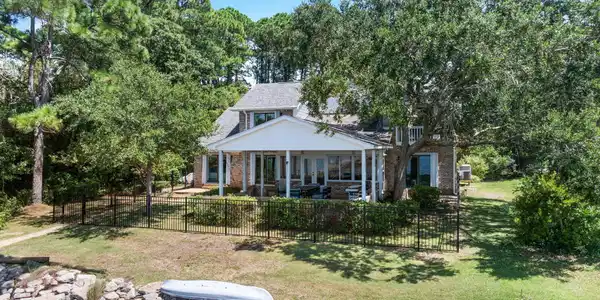 Image 2: 66-web-or-mls-6728-e-bay-blvd