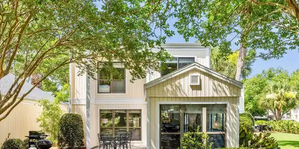736 Sandpiper Place
