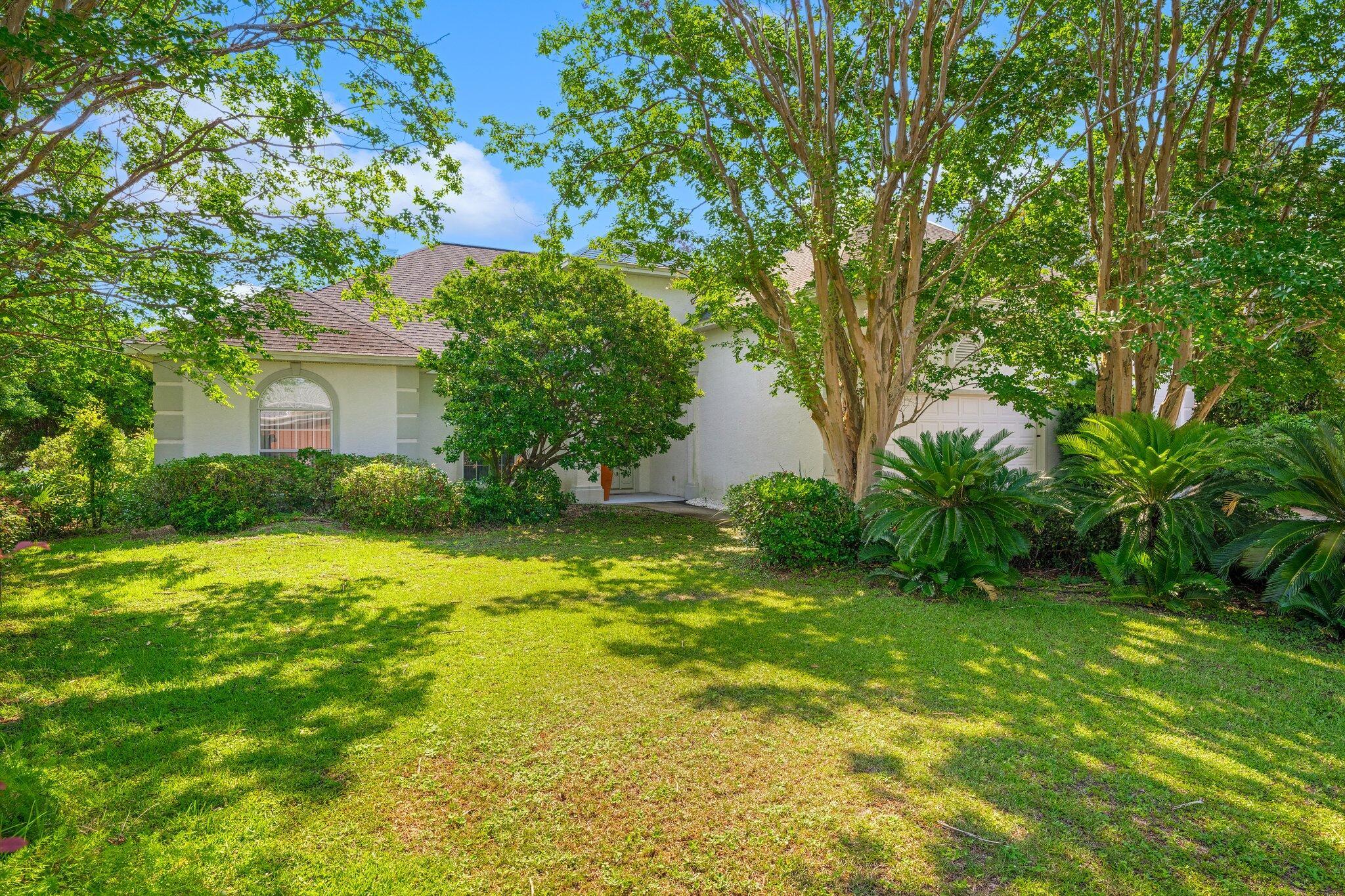 Image 3: 1-web-or-mls-104-golf-dr