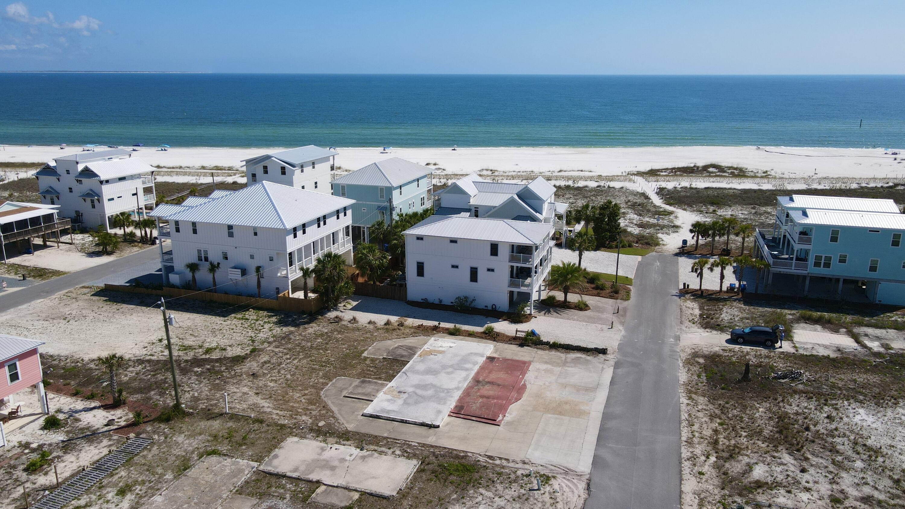 Image 3: Front Corner View To Gulf