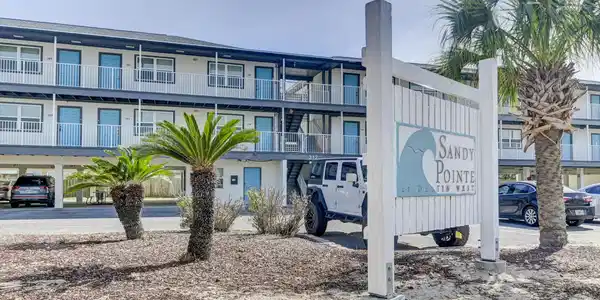 Image 2: Sandy Pointe 201