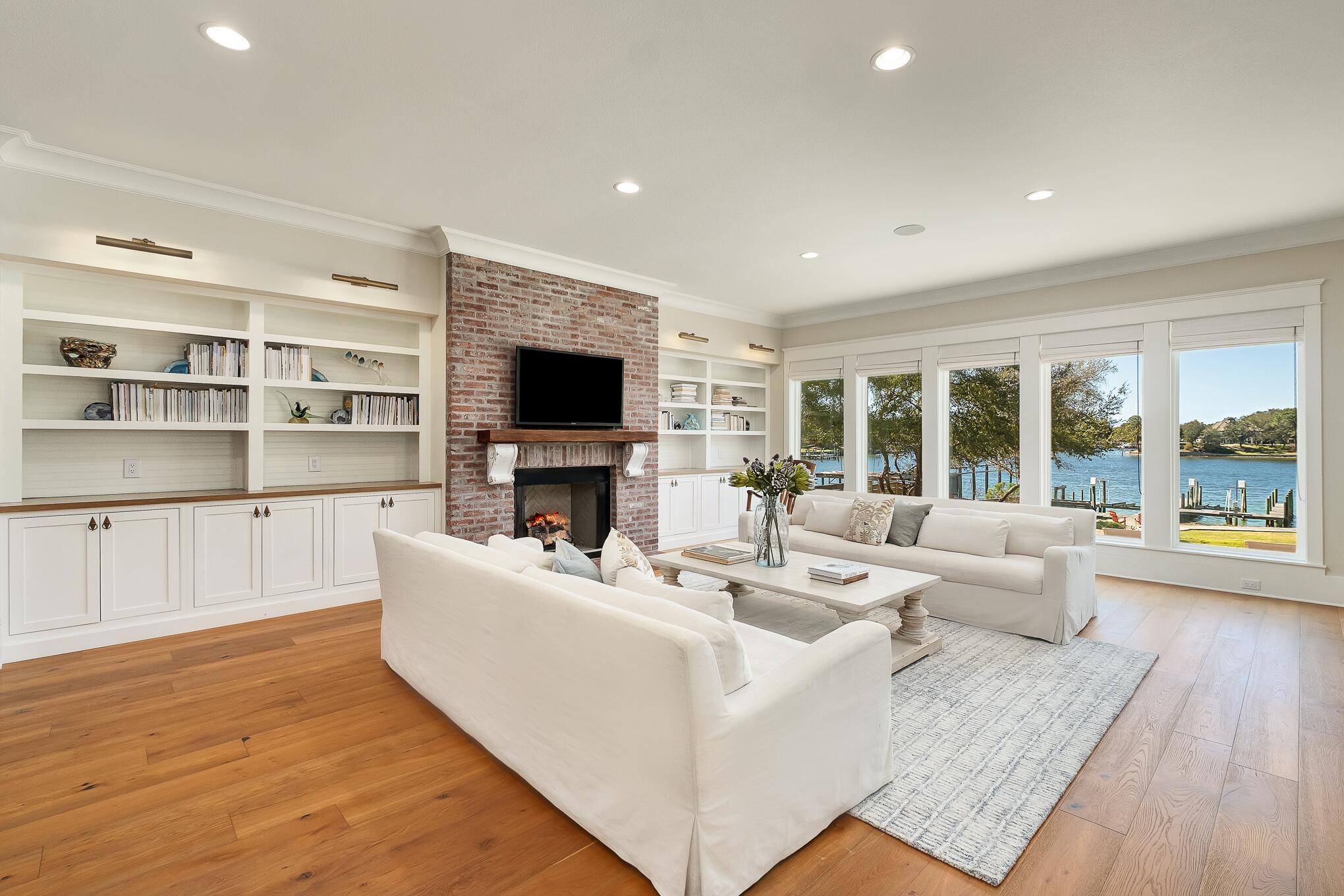 Image 4: Family Room