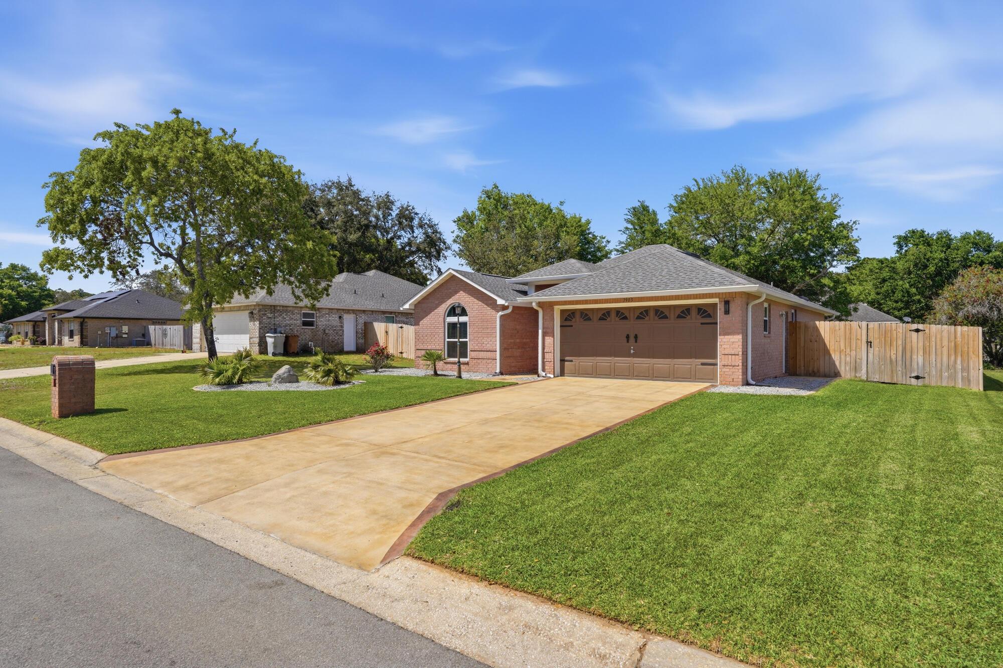 Image 3: 7983 Lola Cir