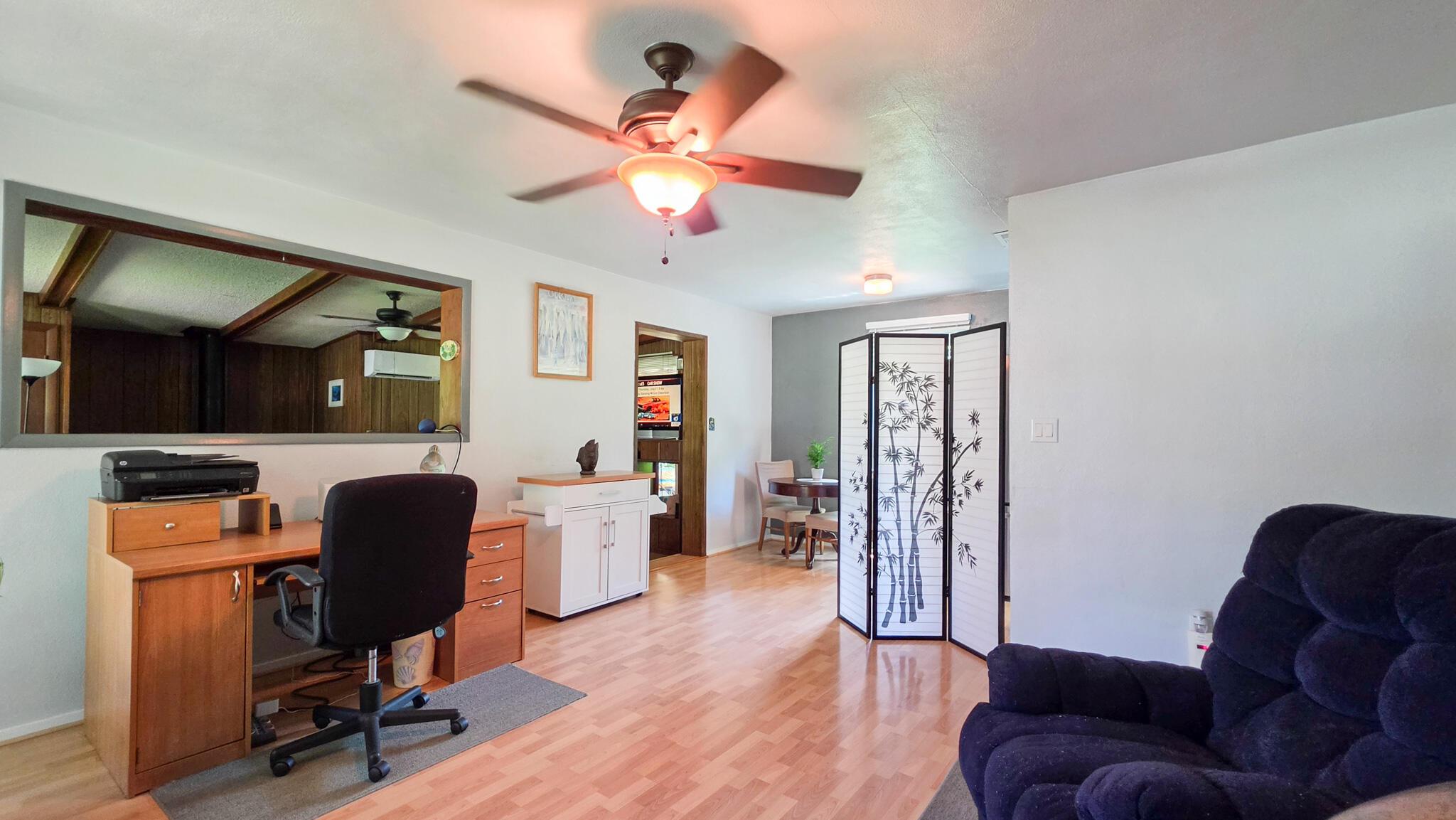 Image 3: Living Area Entry