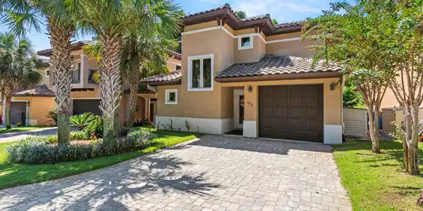 496 Soundview Court