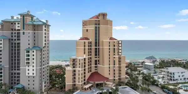 Image 3: Westwinds Building from the front